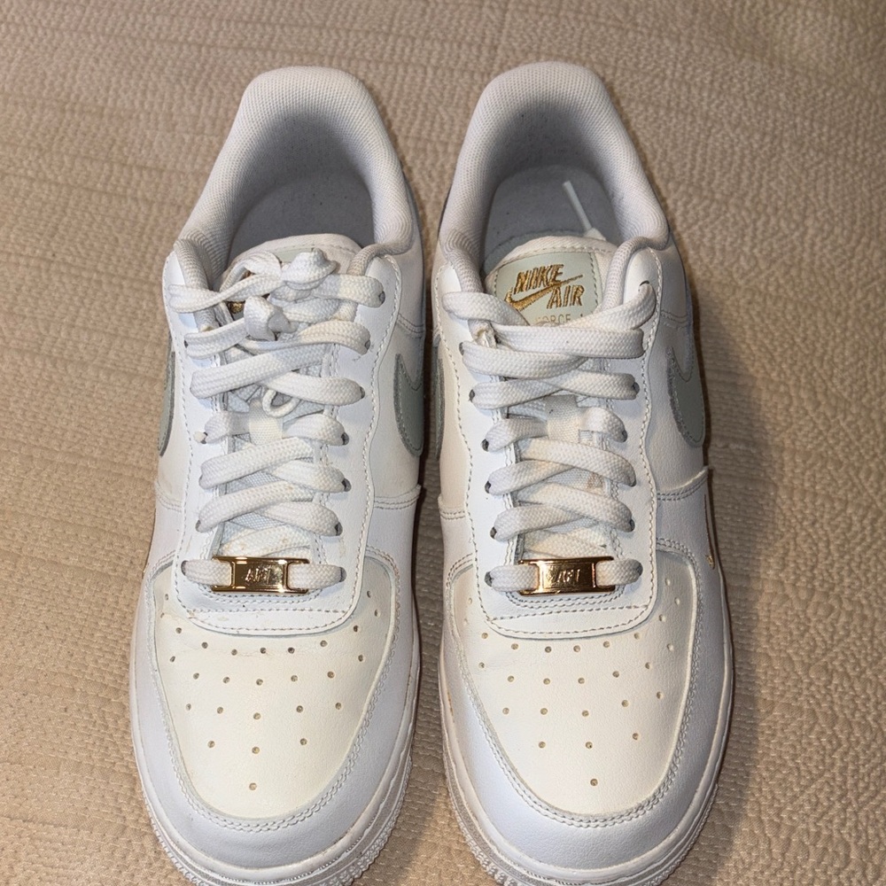 Nike Air Force 1 Low White Gray Gold CZ0270-106. Womens size 8 In EUC. Used once - Picture 3 of 10